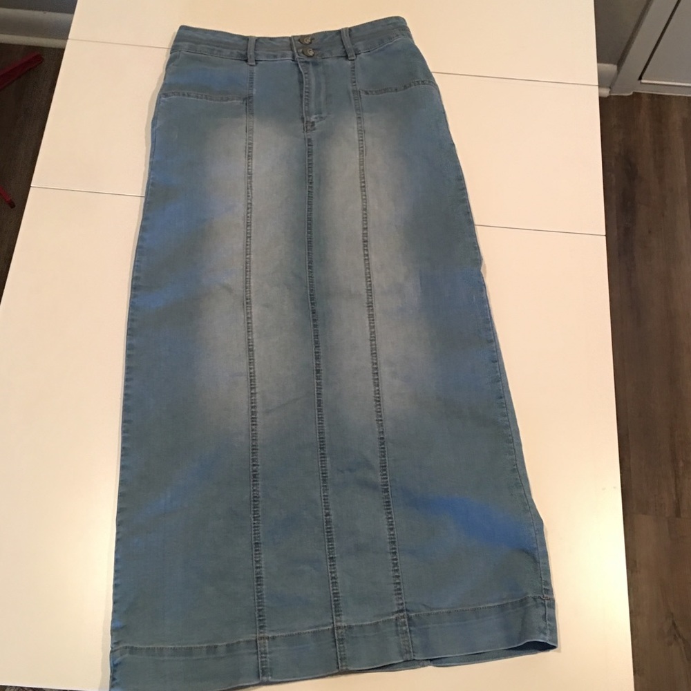 Denim pencil skirt, never worn